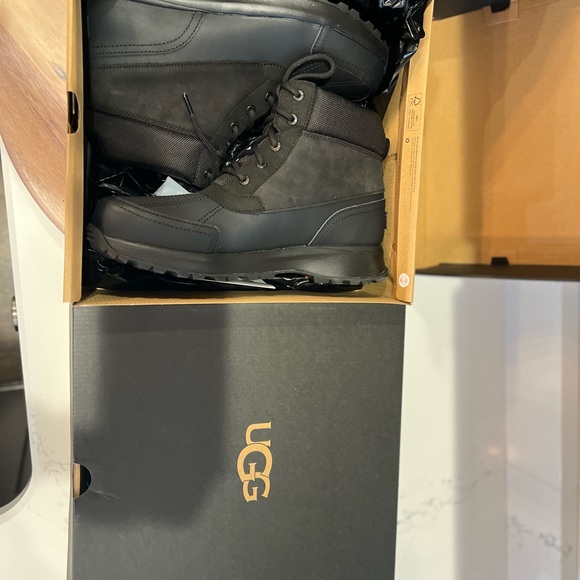 UGG Emmett Duck Boot Black size 12 - Picture 15 of 15